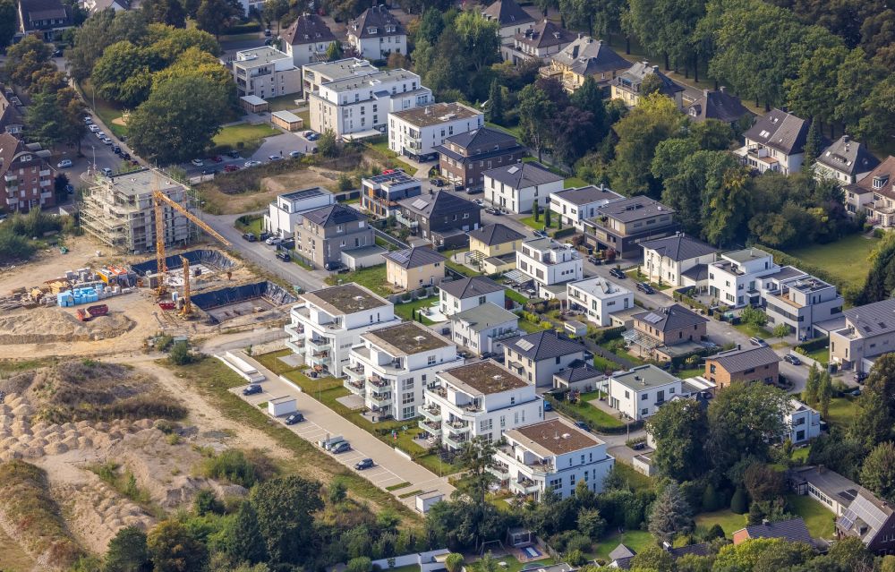 Hamm from the bird's eye view: Residential area - mixed development of a multi-family housing estate and single-family housing estate in Hamm at Ruhrgebiet in the state North Rhine-Westphalia, Germany