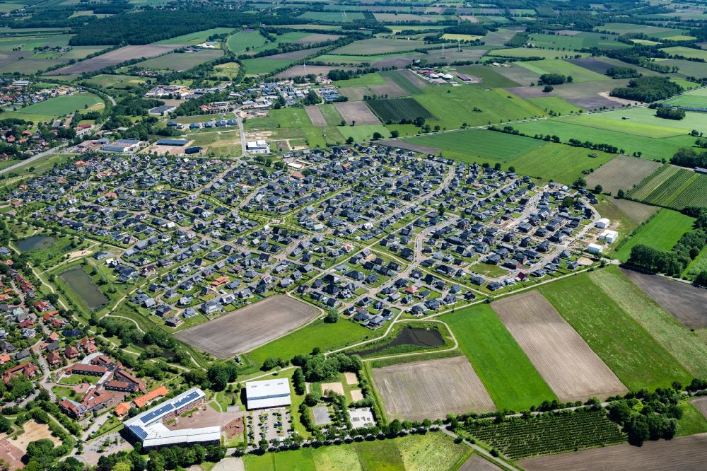 Aerial photograph Harsefeld - Residential area - mixed development of a multi-family housing estate and single-family housing estate in Harsefeld in the state Lower Saxony, Germany