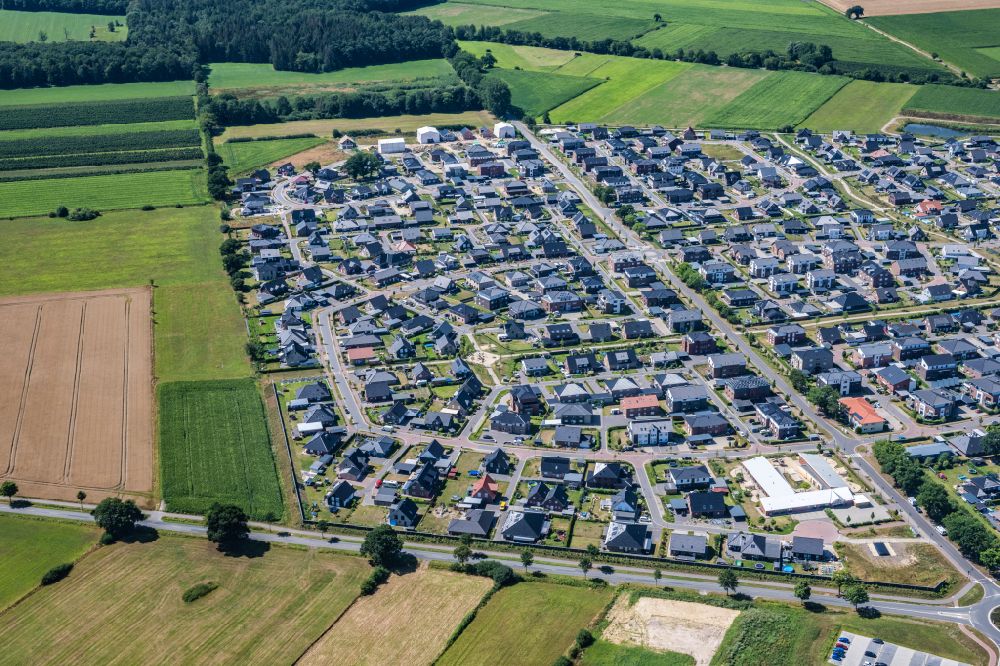 Aerial image Harsefeld - Residential area - mixed development of a multi-family housing estate and single-family housing estate in Harsefeld in the state Lower Saxony, Germany