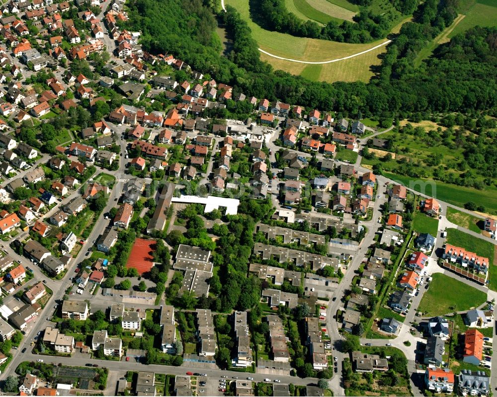 Hegnach from the bird's eye view: Residential area - mixed development of a multi-family housing estate and single-family housing estate in Hegnach in the state Baden-Wuerttemberg, Germany