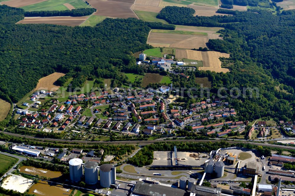 Aerial image Hohestadt - Residential area - mixed development of a multi-family housing estate and single-family housing estate in Hohestadt in the state Bavaria, Germany