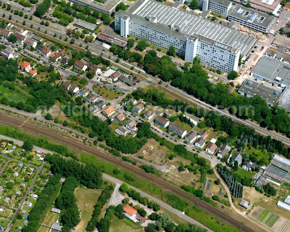 Aerial photograph Knielingen - Residential area - mixed development of a multi-family housing estate and single-family housing estate in Knielingen in the state Baden-Wuerttemberg, Germany