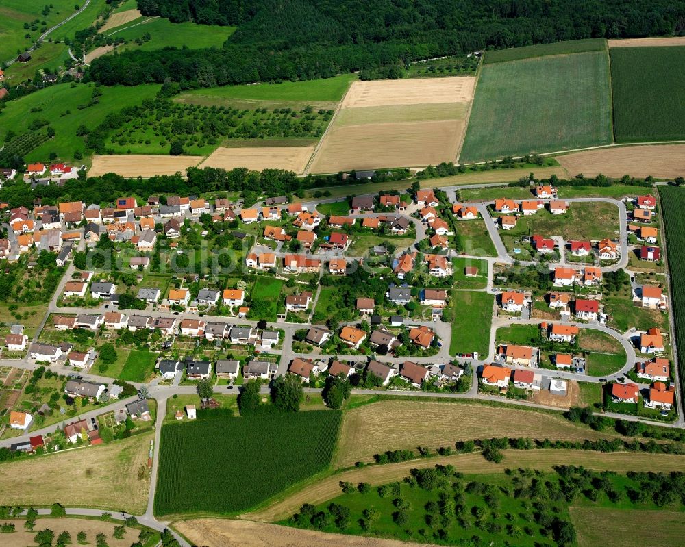 Lampoldshausen from the bird's eye view: Residential area - mixed development of a multi-family housing estate and single-family housing estate in Lampoldshausen in the state Baden-Wuerttemberg, Germany