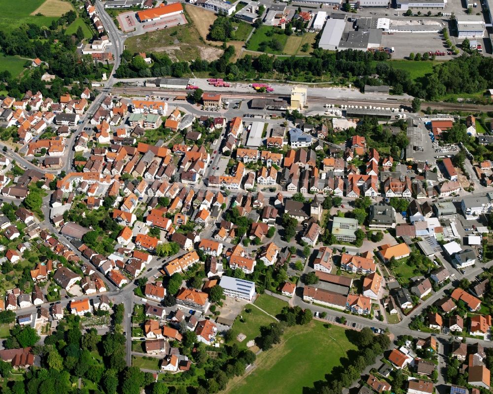 Leingarten from the bird's eye view: Residential area - mixed development of a multi-family housing estate and single-family housing estate in Leingarten in the state Baden-Wuerttemberg, Germany