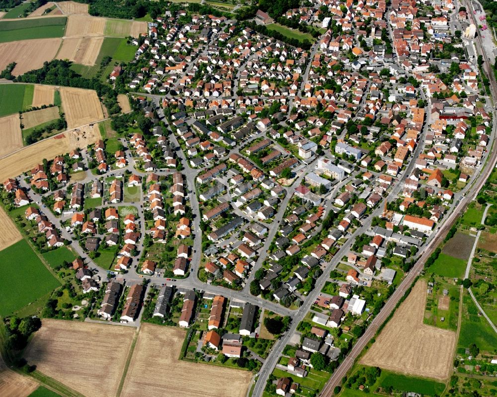 Aerial image Leingarten - Residential area - mixed development of a multi-family housing estate and single-family housing estate in Leingarten in the state Baden-Wuerttemberg, Germany