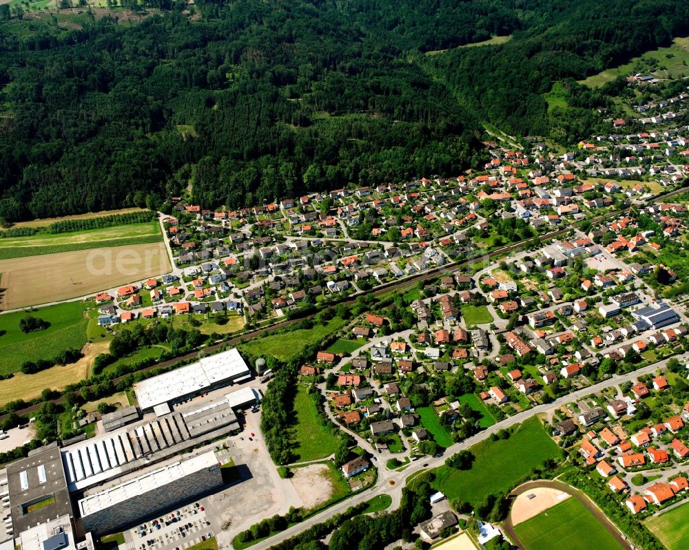 Metteberberg from the bird's eye view: Residential area - mixed development of a multi-family housing estate and single-family housing estate in Metteberberg in the state Baden-Wuerttemberg, Germany