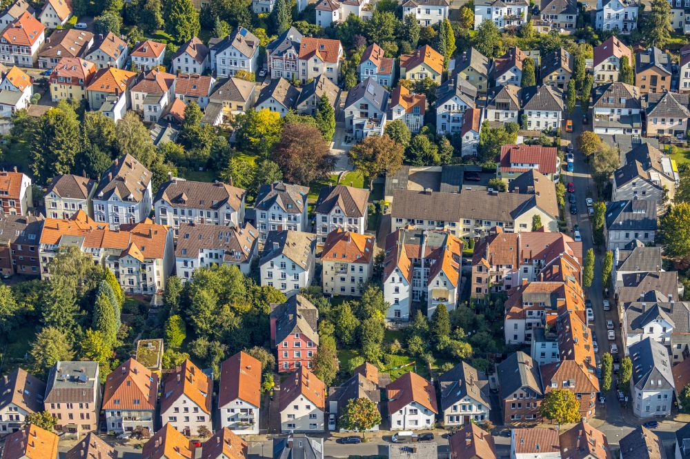 Mitte from above - Residential area - mixed development of a multi-family housing estate and single-family housing estate in Mitte in the state North Rhine-Westphalia, Germany