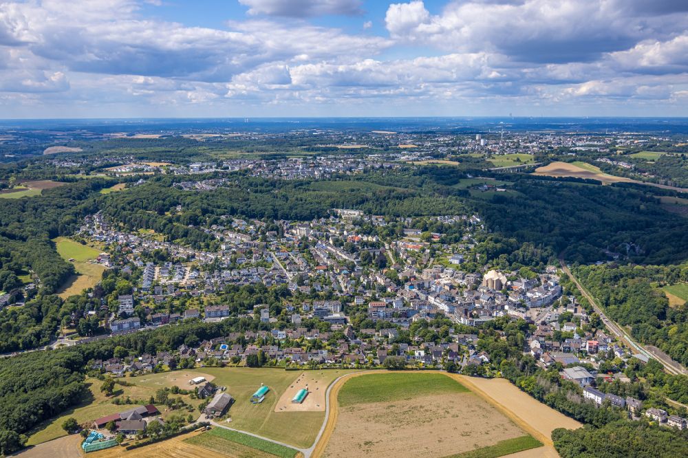 Neviges from above - Residential area - mixed development of a multi-family housing estate and single-family housing estate in Neviges in the state North Rhine-Westphalia, Germany
