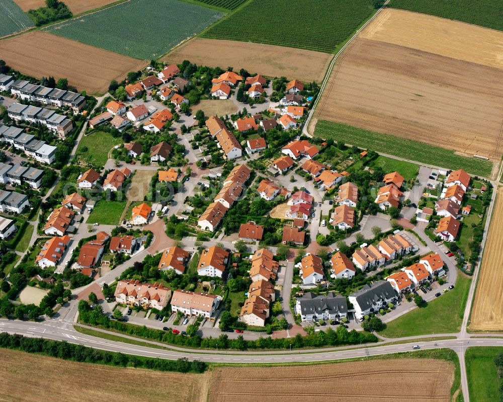 Aerial photograph Oberheinriet - Residential area - mixed development of a multi-family housing estate and single-family housing estate in Oberheinriet in the state Baden-Wuerttemberg, Germany