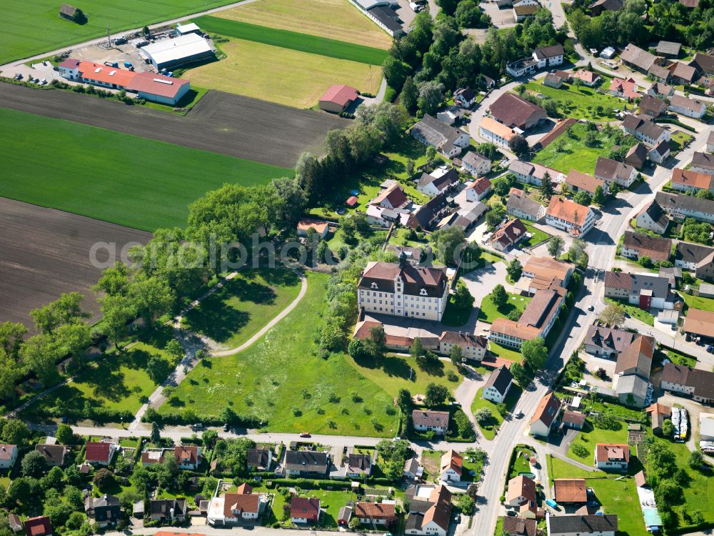 Aerial image Obersulmetingen - Residential area - mixed development of a multi-family housing estate and single-family housing estate in Obersulmetingen in the state Baden-Wuerttemberg, Germany