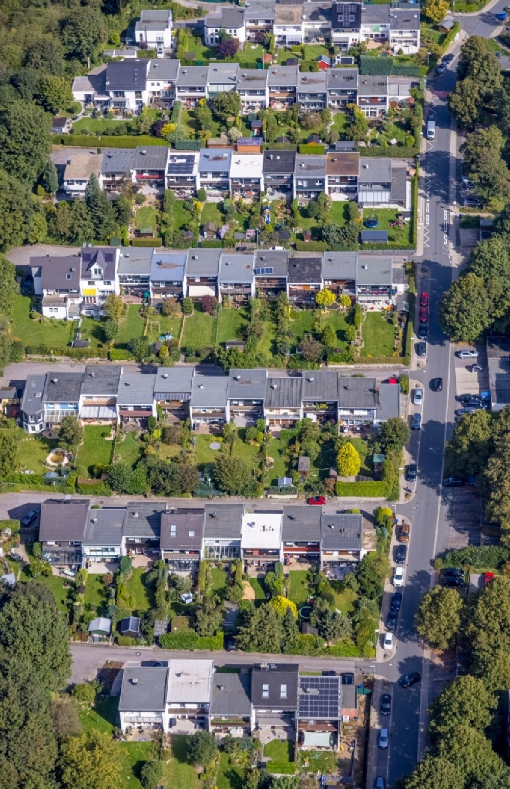 Aerial photograph Oelkinghausen - Residential area - mixed development of a multi-family housing estate and single-family housing estate in Oelkinghausen in the state North Rhine-Westphalia, Germany