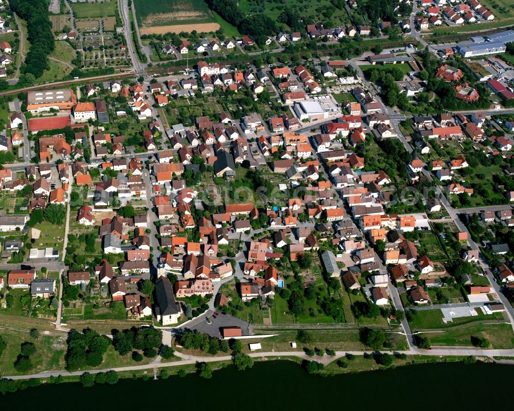 Offenau from above - Residential area - mixed development of a multi-family housing estate and single-family housing estate in Offenau in the state Baden-Wuerttemberg, Germany