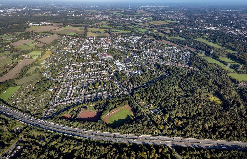 Aerial image Resser Mark - Residential area - mixed development of a multi-family housing estate and single-family housing estate in Resser Mark in the state North Rhine-Westphalia, Germany