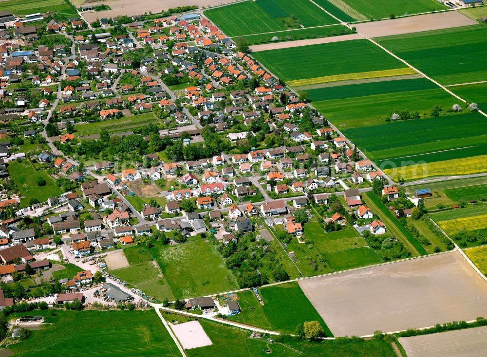 Rißtissen from the bird's eye view: Residential area - mixed development of a multi-family housing estate and single-family housing estate in Rißtissen in the state Baden-Wuerttemberg, Germany