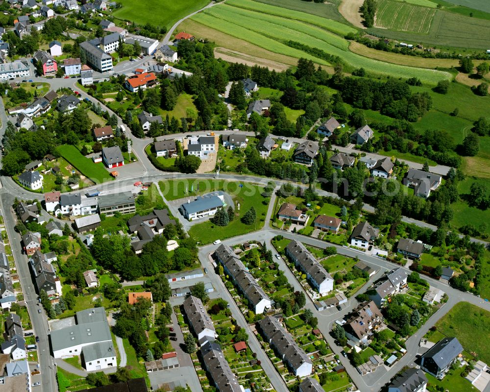 Aerial photograph Schauenstein - Residential area - mixed development of a multi-family housing estate and single-family housing estate in Schauenstein in the state Bavaria, Germany