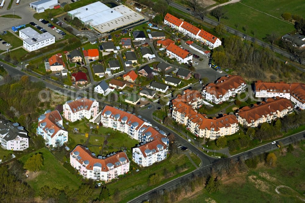 Seefeld from the bird's eye view: Residential area - mixed development of a multi-family housing estate and single-family housing estate on Krummensee Chaussee in Seefeld in the state Brandenburg, Germany
