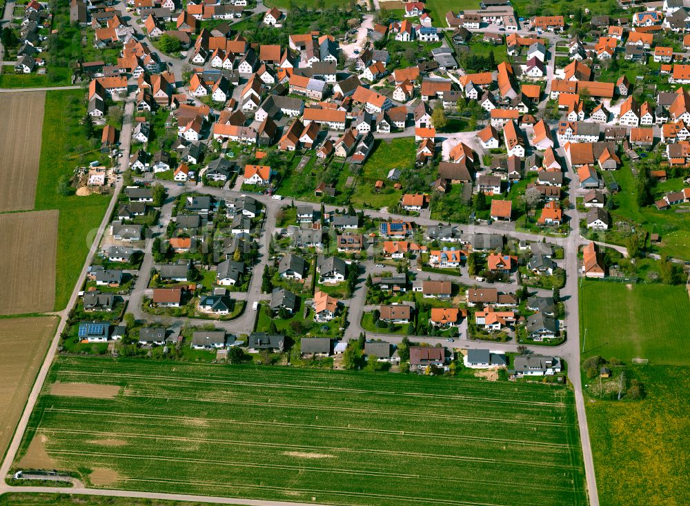 Seißen from the bird's eye view: Residential area - mixed development of a multi-family housing estate and single-family housing estate in Seißen in the state Baden-Wuerttemberg, Germany