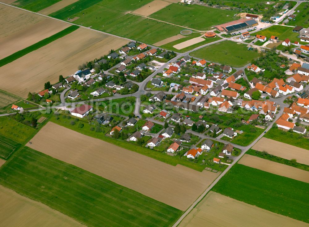 Aerial photograph Seißen - Residential area - mixed development of a multi-family housing estate and single-family housing estate in Seißen in the state Baden-Wuerttemberg, Germany