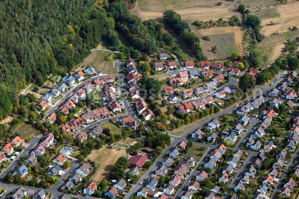 Aerial photograph Sendelbach - Residential area - mixed development of a multi-family housing estate and single-family housing estate in Sendelbach in the state Bavaria, Germany