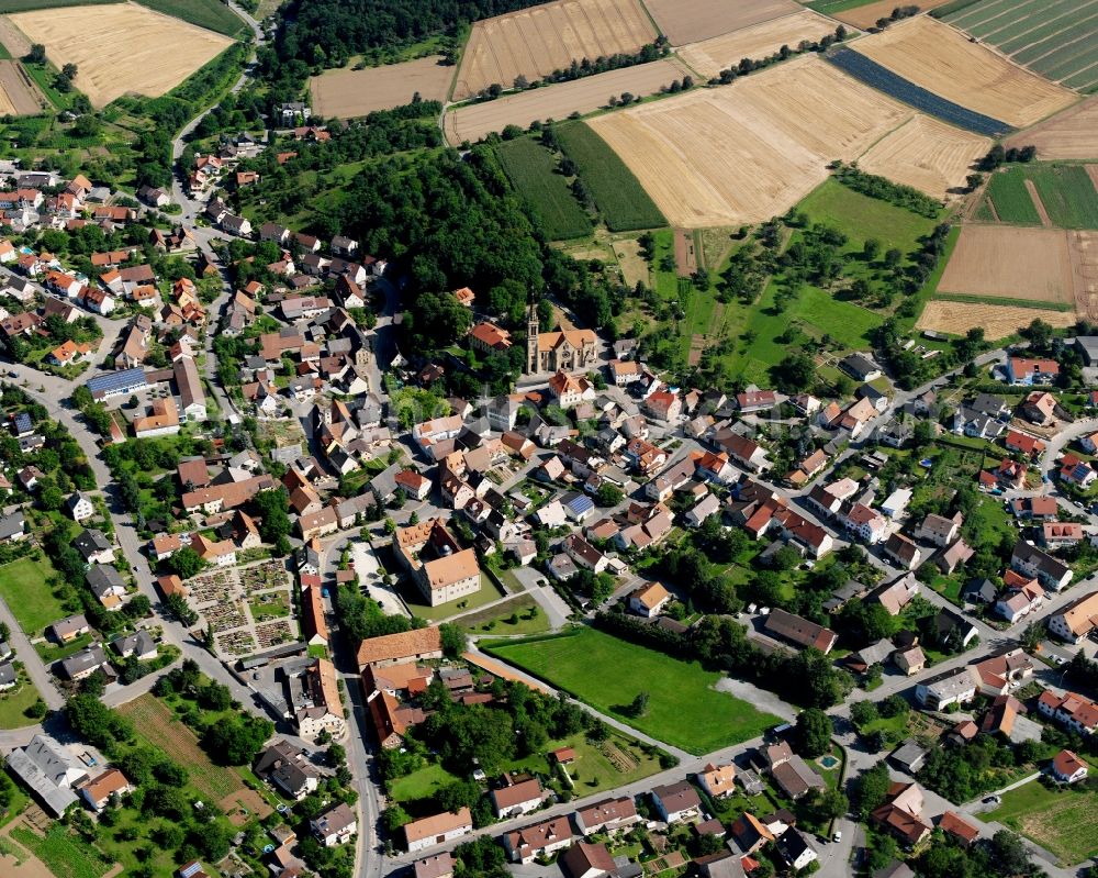 Stein am Kocher from the bird's eye view: Residential area - mixed development of a multi-family housing estate and single-family housing estate in Stein am Kocher in the state Baden-Wuerttemberg, Germany