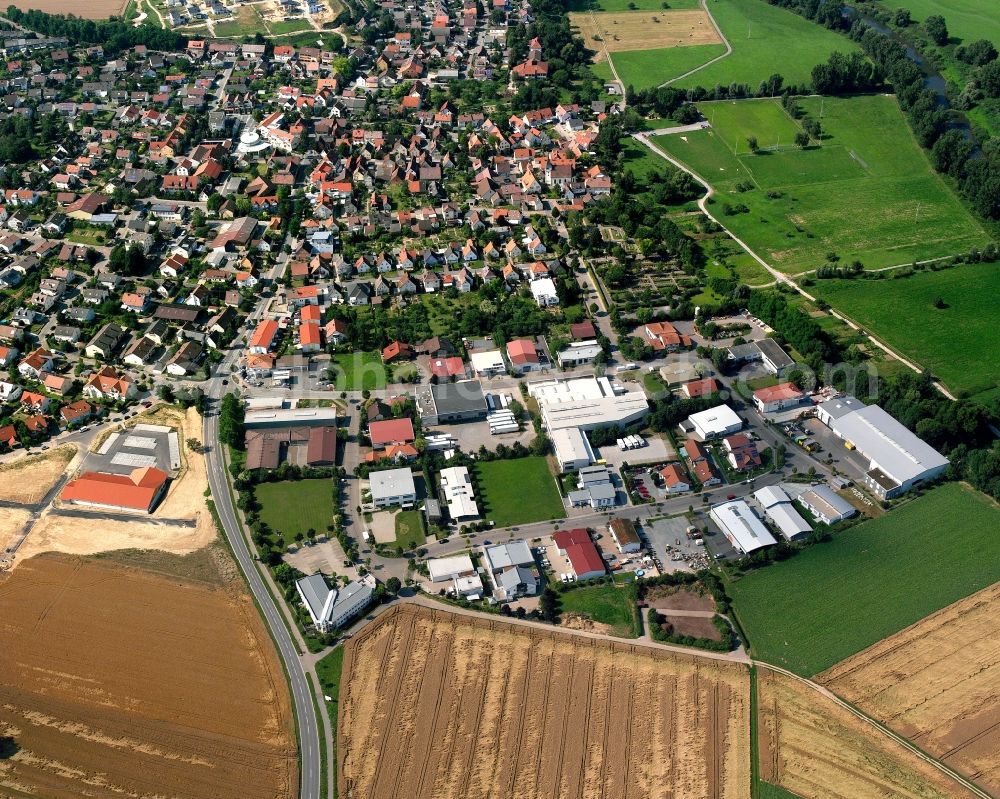 Aerial photograph Untereisesheim - Residential area - mixed development of a multi-family housing estate and single-family housing estate in Untereisesheim in the state Baden-Wuerttemberg, Germany
