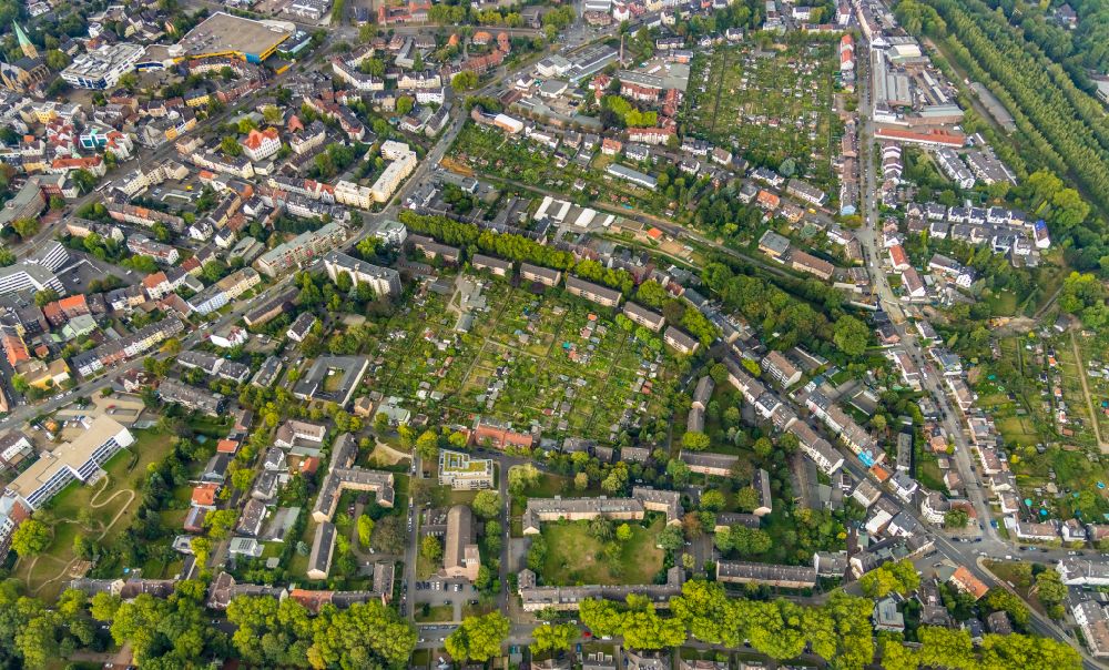 Aerial photograph Wattenscheid - Residential area - mixed development of a multi-family housing estate and single-family housing estate in Wattenscheid at Ruhrgebiet in the state North Rhine-Westphalia, Germany