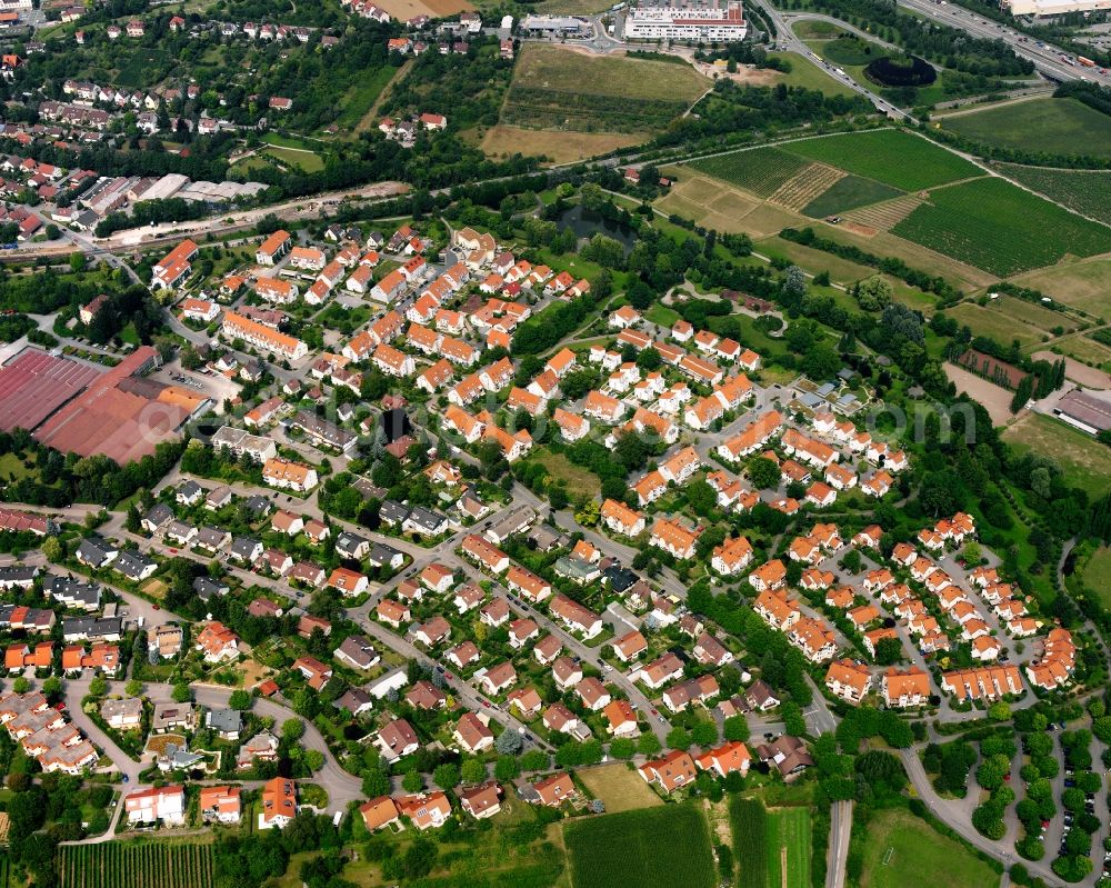 Aerial photograph Weinsberg - Residential area - mixed development of a multi-family housing estate and single-family housing estate in Weinsberg in the state Baden-Wuerttemberg, Germany