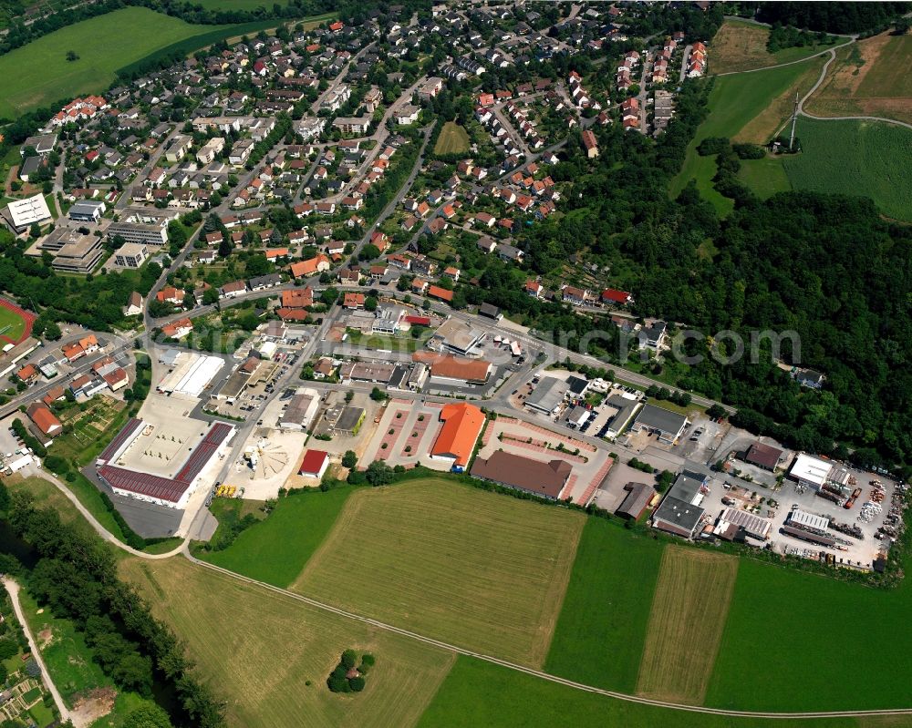 Züttlingen from the bird's eye view: Residential area - mixed development of a multi-family housing estate and single-family housing estate in Züttlingen in the state Baden-Wuerttemberg, Germany
