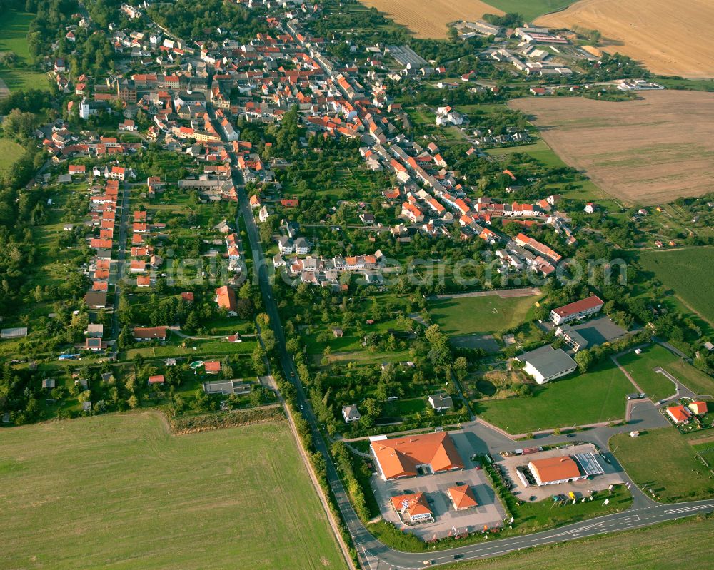 Auma from the bird's eye view: Residential area a row house settlement in Auma in the state Thuringia, Germany