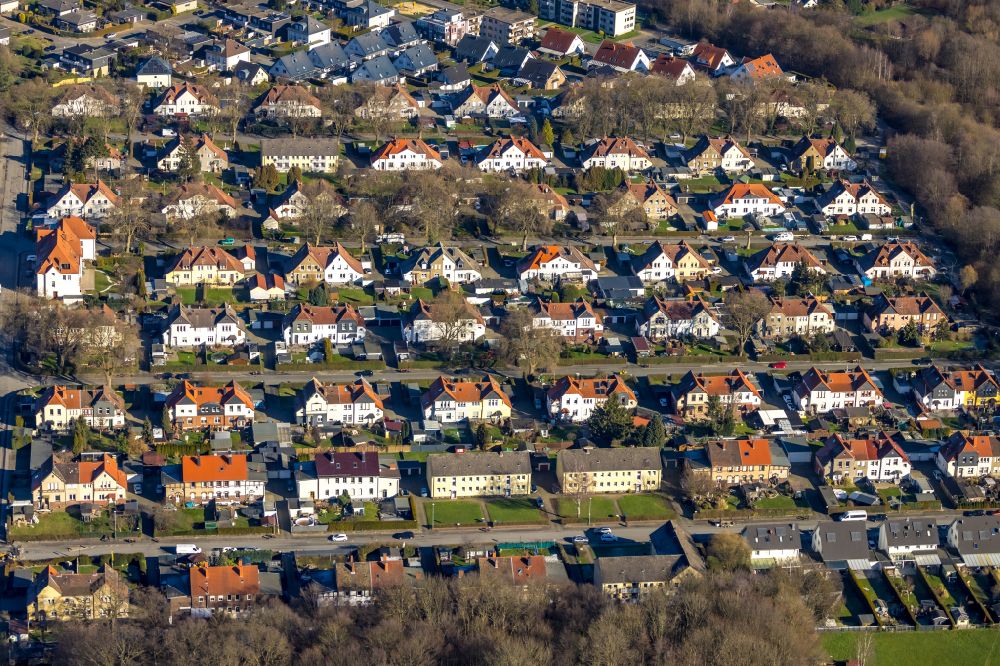 Lünen from above - Residential area of a row house settlement of the miners' colliery settlement between Lanstroper Strasse, Wirthstrasse and Querstrasse and Schlegelstrasse in Luenen in the Ruhr area in the state North Rhine-Westphalia, Germany