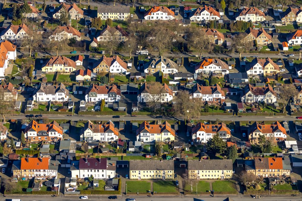 Aerial image Lünen - Residential area of a row house settlement of the miners' colliery settlement between Lanstroper Strasse, Wirthstrasse and Querstrasse and Schlegelstrasse in Luenen in the Ruhr area in the state North Rhine-Westphalia, Germany