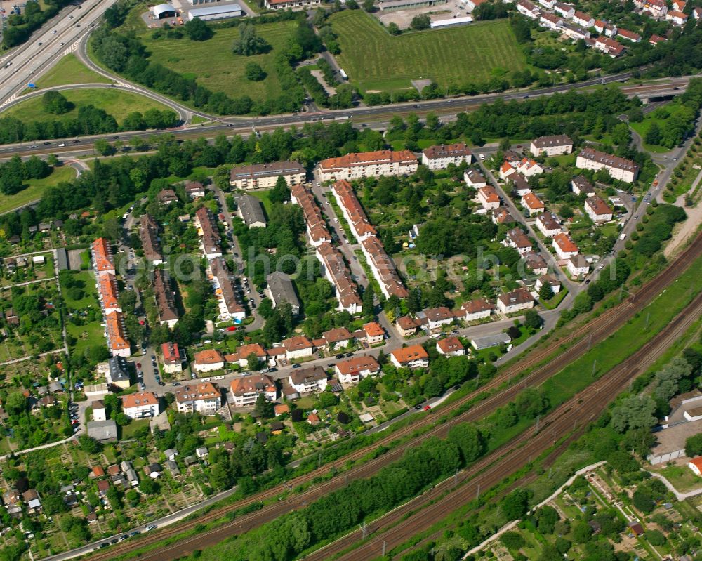 Aerial photograph Durlach - Residential area a row house settlement in Durlach in the state Baden-Wuerttemberg, Germany
