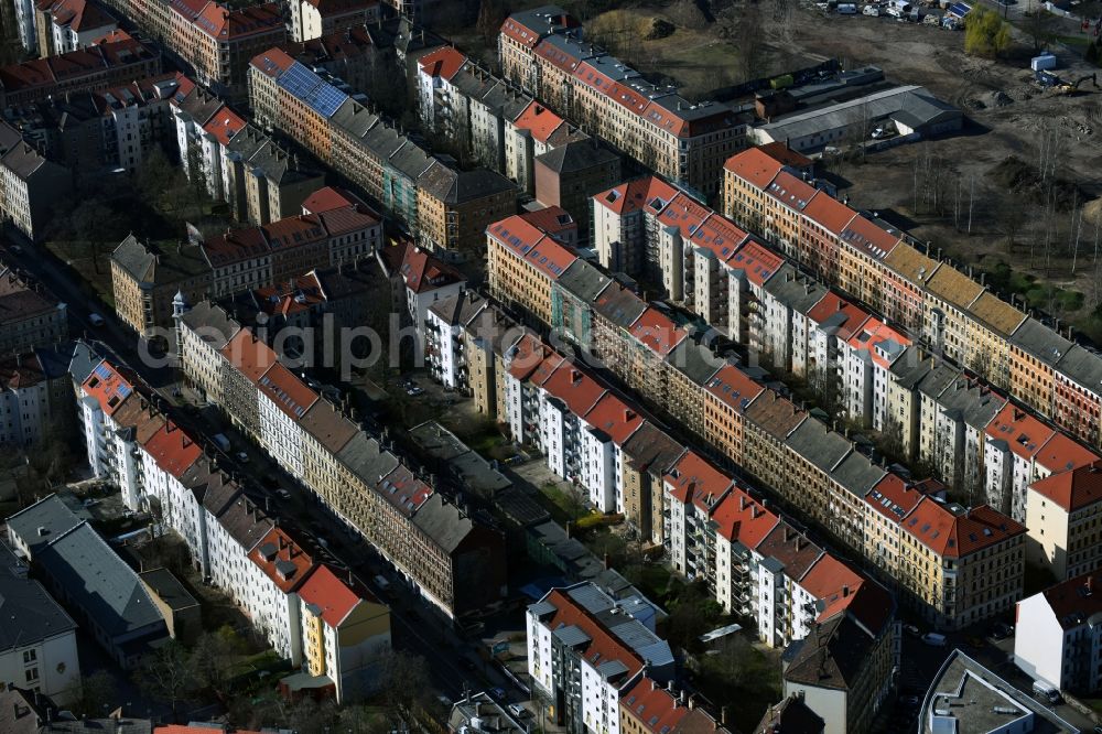 Aerial image Leipzig - Residential area a row house settlement along the Ludwigstrasse in the district Volkmarsdorf in Leipzig in the state Saxony