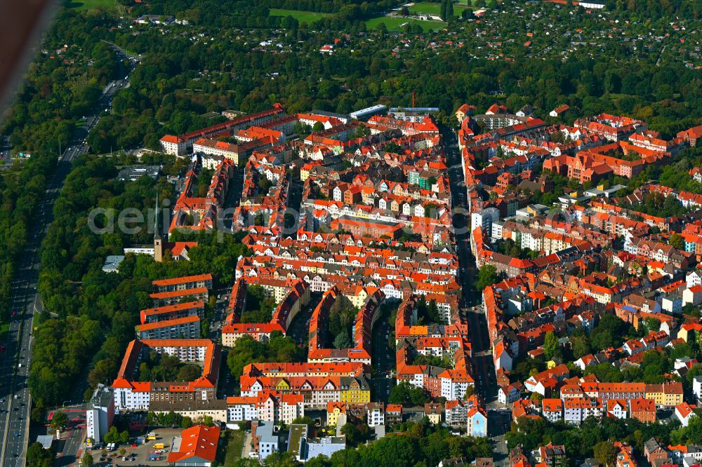 Hannover from the bird's eye view: Residential area a row house settlement on street Offensteinstrasse in the district Linden-Limmer in Hannover in the state Lower Saxony, Germany