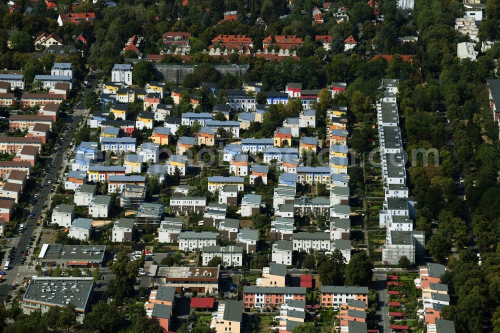 Aerial photograph Berlin - Residential area a row house settlement Lausanner Strasse - Altdorfer Strasse in the district Lichterfelde in Berlin
