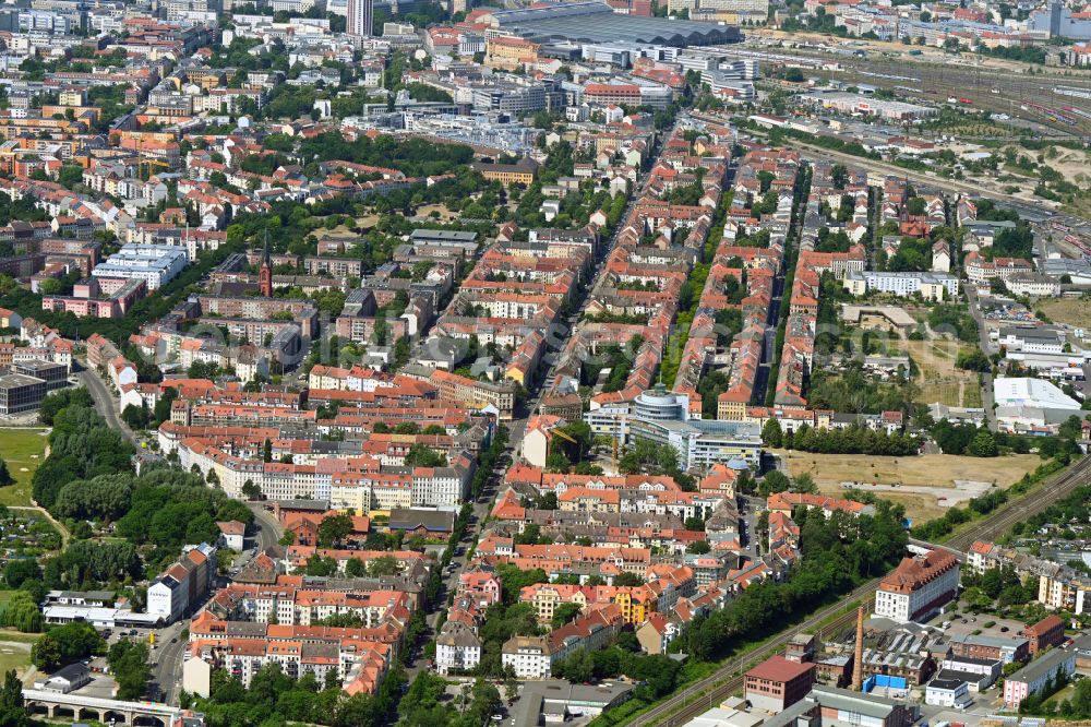 Leipzig from above - Residential area a row house settlement on street Eisenbahnstrasse in the district Volkmarsdorf in Leipzig in the state Saxony, Germany