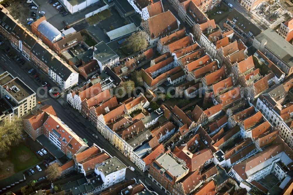 Lübeck from above - Residential area a row house settlement Mengstrasse - Beckergrube in the district Altstadt in Luebeck in the state Schleswig-Holstein, Germany