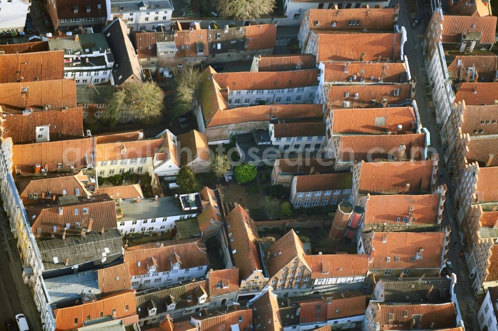 Aerial image Lübeck - Residential area a row house settlement Mengstrasse - Beckergrube in the district Altstadt in Luebeck in the state Schleswig-Holstein, Germany