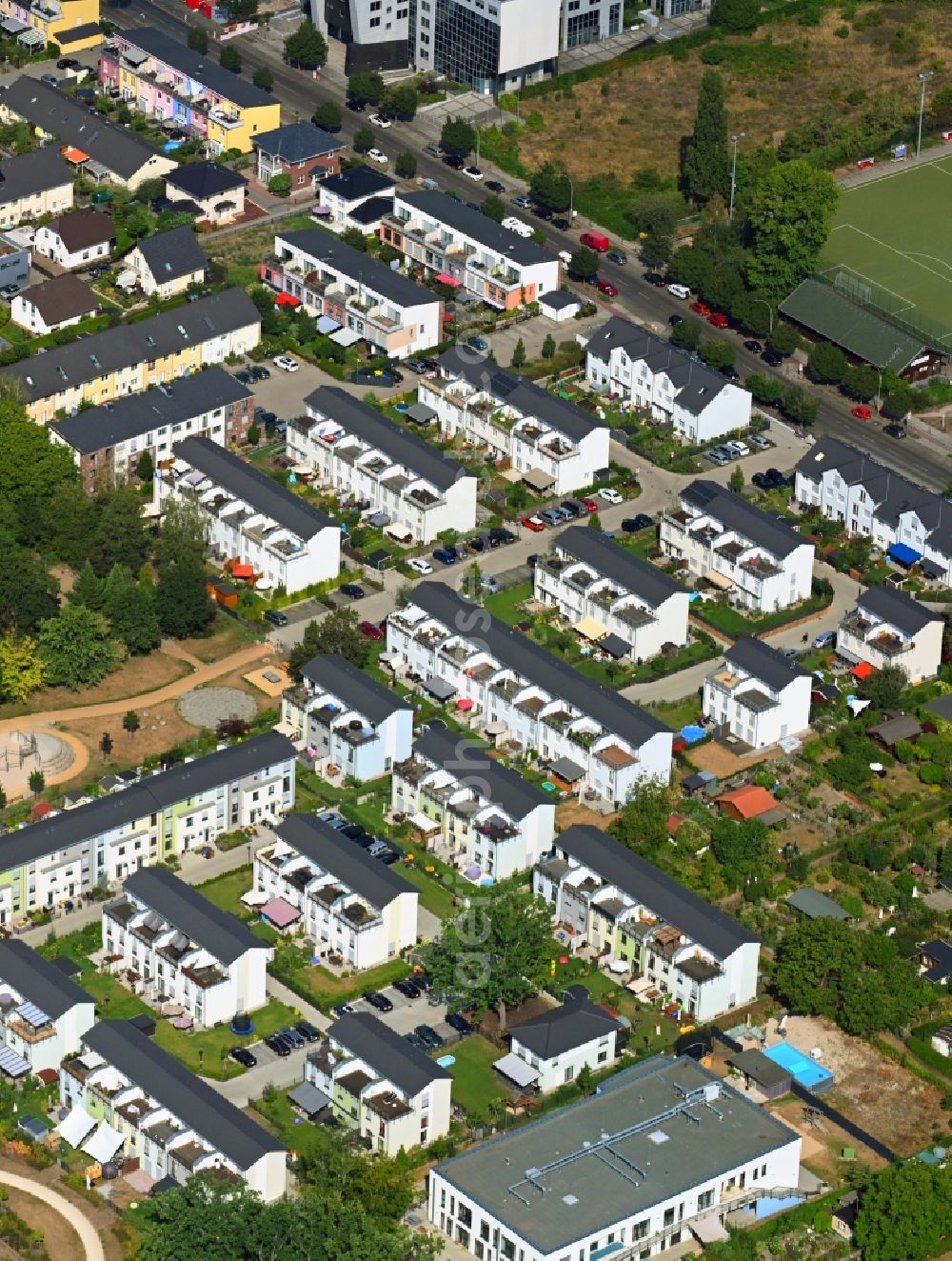 Aerial image Berlin - Residential area a row house settlement Zwischen Bornitzstrasse and Gotlindestrasse in the district Lichtenberg in Berlin, Germany