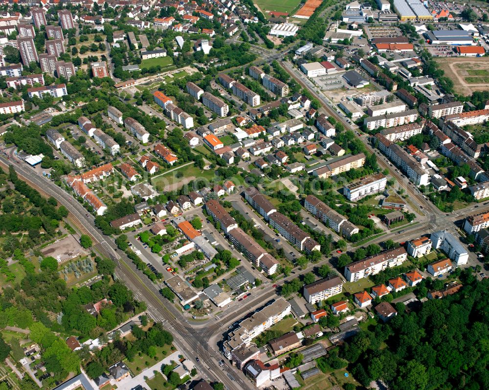 Oststadt from the bird's eye view: Residential area a row house settlement in Oststadt in the state Baden-Wuerttemberg, Germany