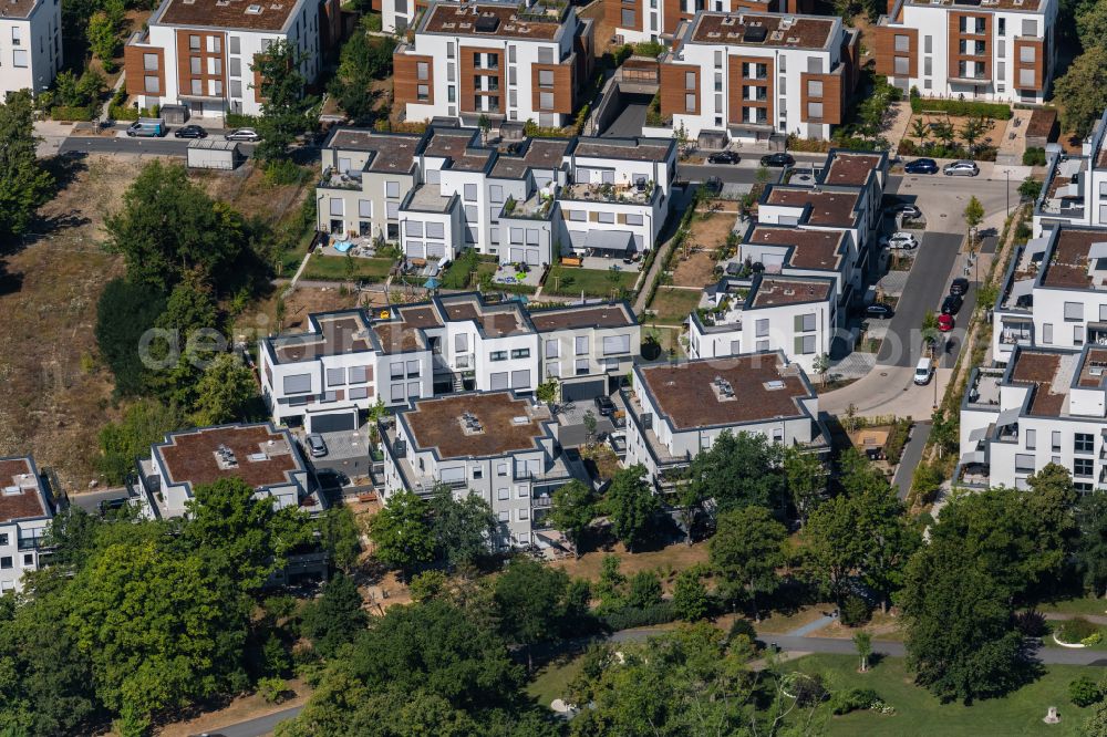 Aerial photograph Würzburg - Residential area of the terraced housing estate of the project PICK-UP-GARDEN on Dr. -Georg-Fuchs-Strasse - Athanasius-Kircher-Strasse in the district Frauenland in Wuerzburg in the state Bavaria, Germany