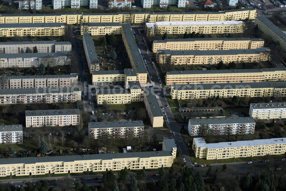 Aerial photograph Magdeburg - Residential area a row house settlement Walbecker Strasse - Hohendodeleber Strasse in the district Stadtfeld West in Magdeburg in the state Saxony-Anhalt