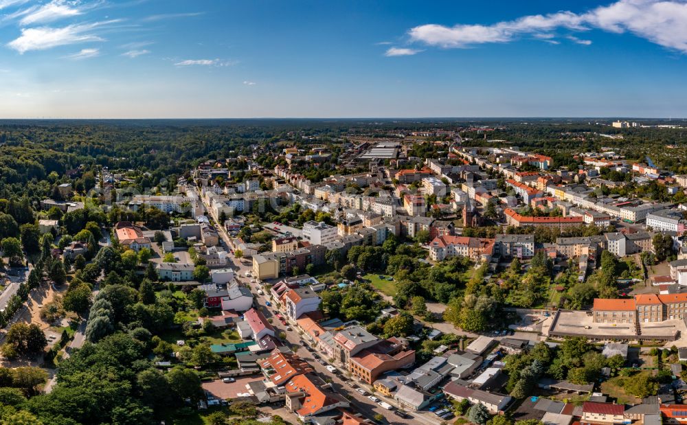 Eberswalde from the bird's eye view: Residential areas on the edge of forest areas on street Carl-von-Ossietzky-Strasse in Eberswalde in the state Brandenburg, Germany