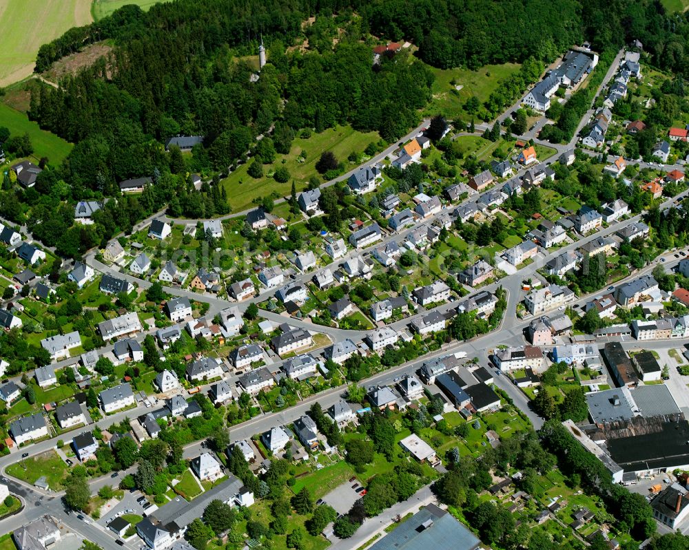 Kleinschwarzenbach from the bird's eye view: Residential areas on the edge of forest areas in Kleinschwarzenbach in the state Bavaria, Germany