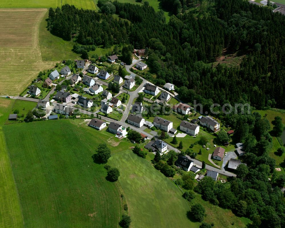 Oberhammer from the bird's eye view: Residential areas on the edge of forest areas in Oberhammer in the state Bavaria, Germany