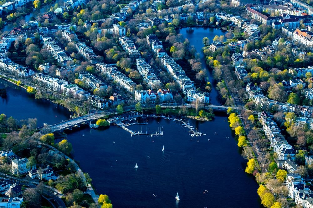 Hamburg from above - Residential areas at Fernsicht at Rondeelteich in the Winterhude district in Hamburg, Germany