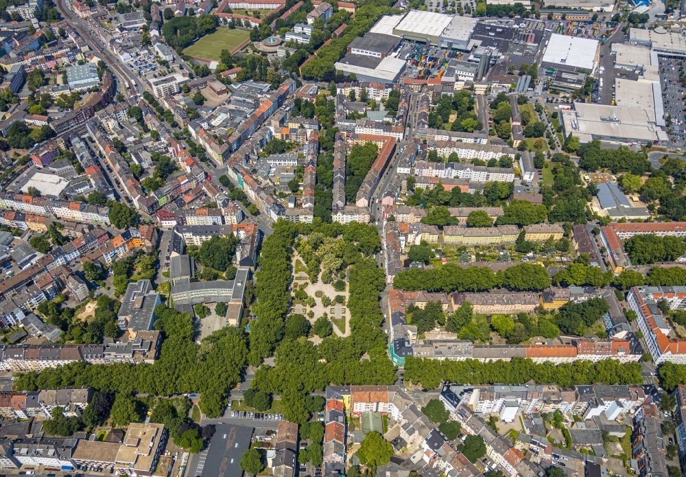 Aerial image Dortmund - Residential area along the park Nordmarkt in the district Nordmarkt-Ost in Dortmund in the state North Rhine-Westphalia, Germany