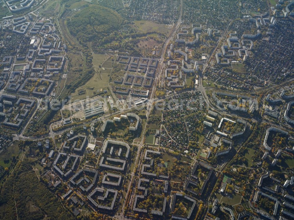Berlin, Marzahn from the bird's eye view: Living territorial settlement Landsberger Allee - Blumberg dam in the Marzahn district in Berlin