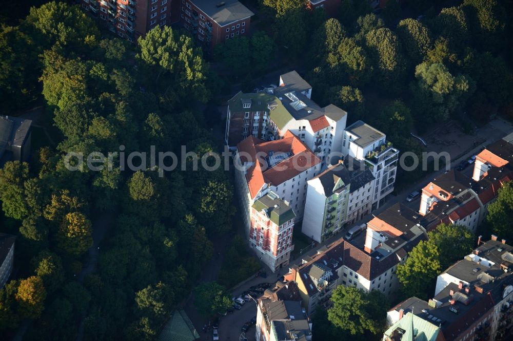 Aerial photograph Hamburg - Residential area at the underground station landing bridges in Hamburg