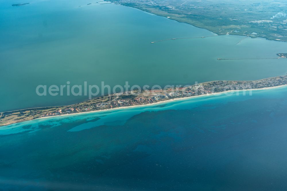 Varadero from the bird's eye view: Residential house development on the peninsula Hicacos in Varadero in Provinz Matanzas, Cuba